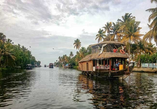 Kumarakom Boat House Tour packages From Coimbatore